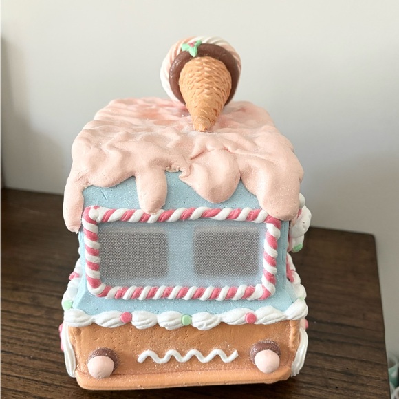 Pastel Santa Snowman LED Ice Cream Truck - Picture 7 of 10